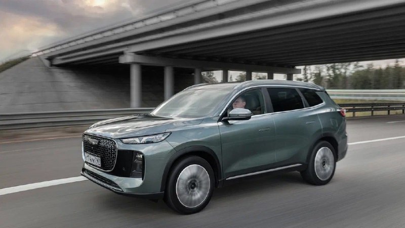 Эксперт назвал главных конкурентов новых "Москвичей"Автомобильный эксперт Денис Гаврилов рассказал "Российской газете" о том, с какими моделями будут конкурировать "Москвичи" новой линейки "М".Недавно стало известно, что "М70" выходит на рынок в двух комплектациях стоимостью 3,1 и 3,5 млн рублей, а единственная версия "М90" стоит от 4,2 млн рублей."Если смотреть на цены, то машины находятся в рынке. Эксперт назвал главных конкурентов новых "Москвичей"Автомобильный эксперт Денис Гаврилов рассказал "Российской газете" о том, с какими моделями будут конкурировать "Москвичи" новой линейки "М".Недавно стало известно, что "М70" выходит на рынок в двух комплектациях стоимостью 3,1 и 3,5 млн рублей, а единственная версия "М90" стоит от 4,2 млн рублей."Если смотреть на цены, то машины находятся в рынке.