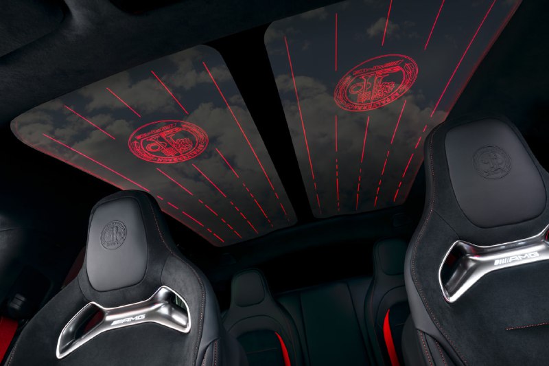 Новый интерьер электрического суперкара Mercedes-Benz AMG GT Новый интерьер электрического суперкара Mercedes-Benz AMG GT