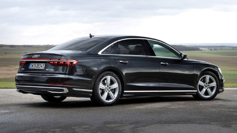 Audi прекращает приём заказов на седан A8 в Германии Audi прекращает приём заказов на седан A8 в Германии