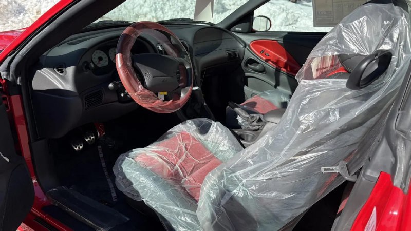 Продажа редкого Ford Mustang SVT Cobra 2003 за рекордную сумму на аукционе