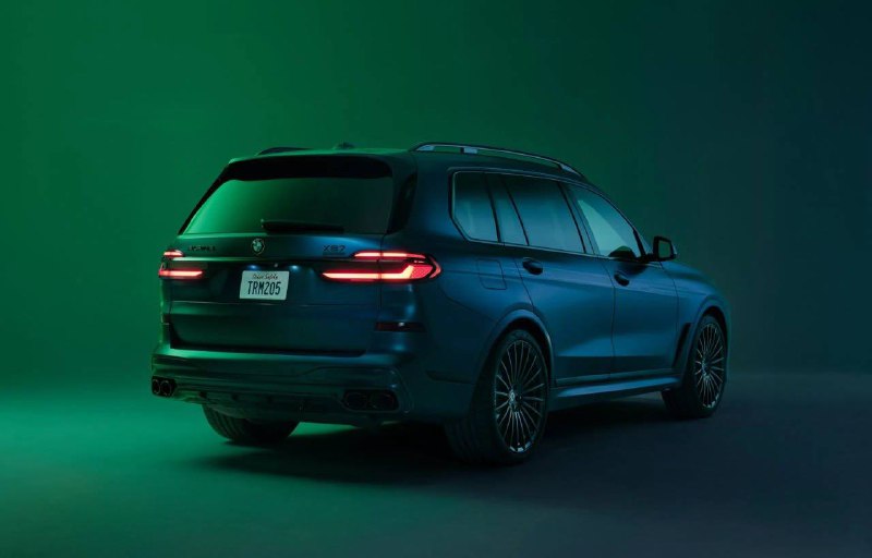 Alpina представила ограниченную версию мощного кроссовера BMW XB7 Manufaktur