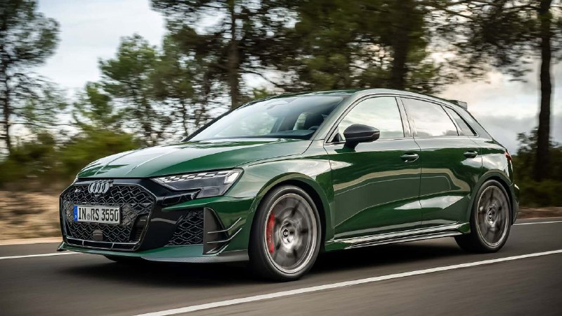 Audi представила лимитированную версию RS3 в честь 50-летия пятицилиндрового двигателя Audi представила лимитированную версию RS3 в честь 50-летия пятицилиндрового двигателя