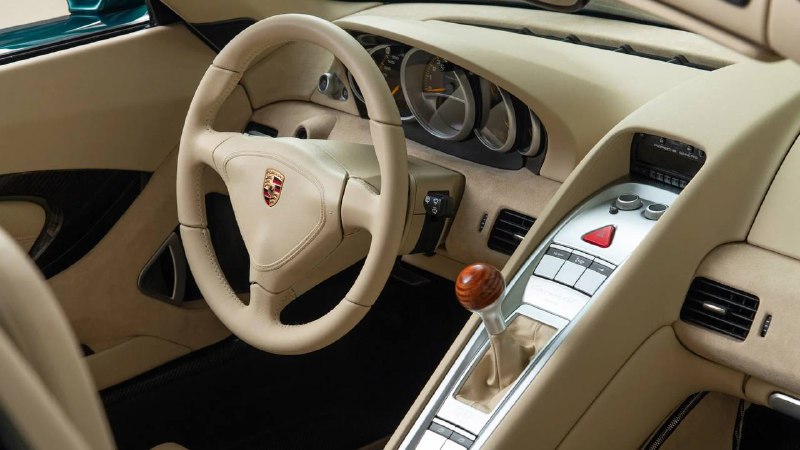Компания Canepa создала тюнинг-пакет для редкого Porsche Carrera GT