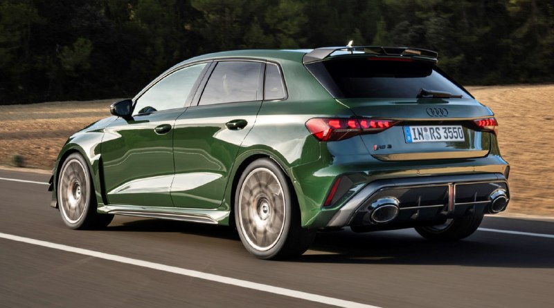 Новая лимитированная версия Audi RS 3 с регулируемой подвеской и мощностью 400 л.с. Новая лимитированная версия Audi RS 3 с регулируемой подвеской и мощностью 400 л.с.