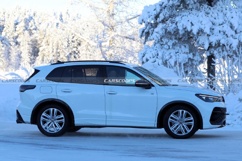 Конкурент Toyota RAV4 GR Sport от Volkswagen: в сеть попали снимки нового Volkswagen Tiguan RЕвропейские фотошпионы засняли испытательный прототип Volkswagen Tiguan R следующего поколения. Конкурент Toyota RAV4 GR Sport от Volkswagen: в сеть попали снимки нового Volkswagen Tiguan RЕвропейские фотошпионы засняли испытательный прототип Volkswagen Tiguan R следующего поколения.