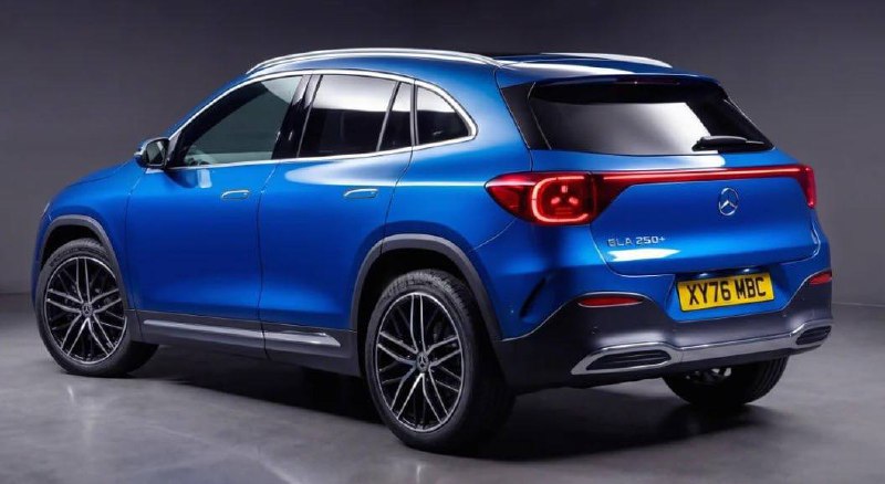 Модель Mercedes-Benz GLA станет полностью электрической с обновленным дизайном и расширенными возможностями