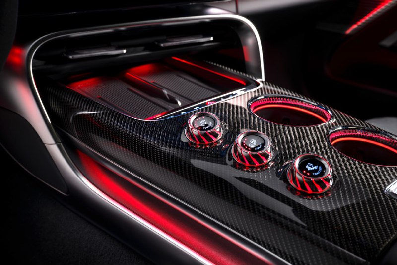 Новый электросуперседан Mercedes-Benz AMG GT: инновационный интерьер будущего