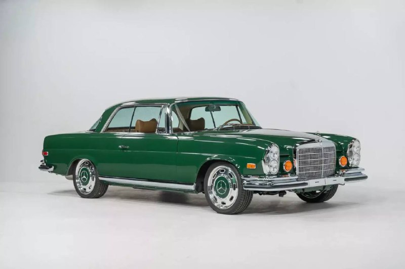 Модернизированный классический Mercedes-Benz 280SE стал рекордно быстрым седаном