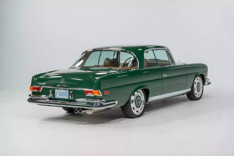 Модернизированный классический Mercedes-Benz 280SE стал рекордно быстрым седаном
