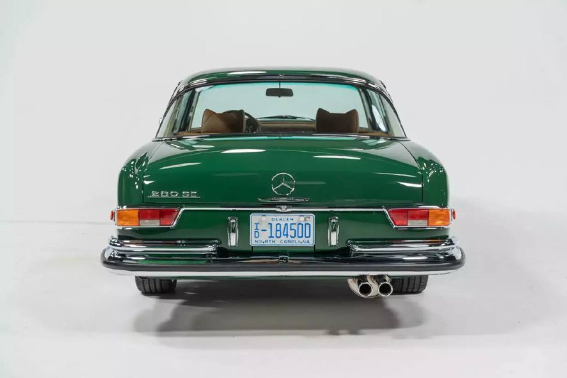 Модернизированный классический Mercedes-Benz 280SE стал рекордно быстрым седаном