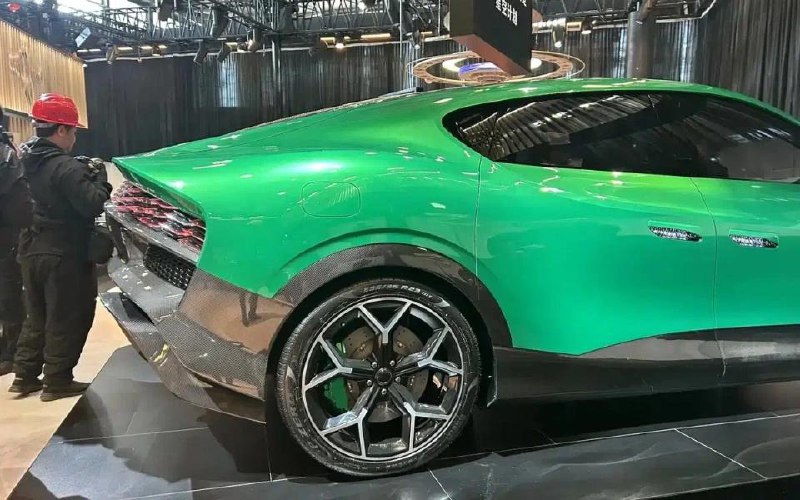 Новый кроссовер с автоматической парковкой и высокой производительностью представил Dreame Новый кроссовер с автоматической парковкой и высокой производительностью представил Dreame