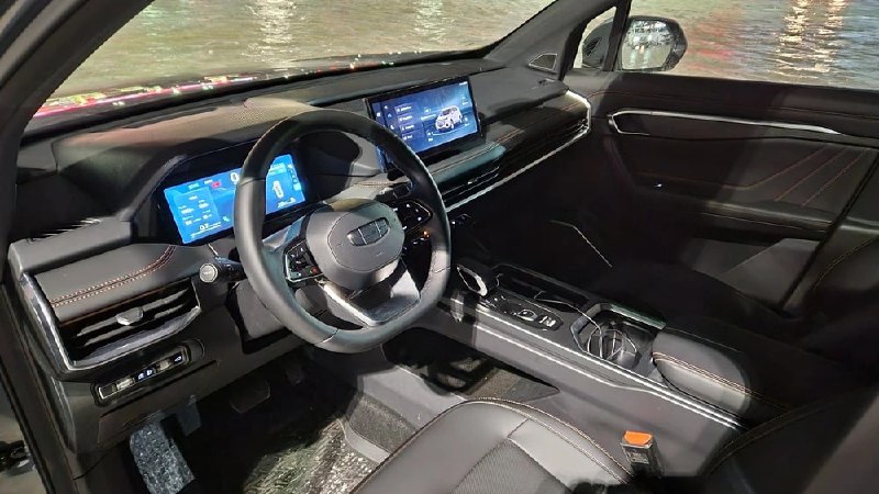 Сразу несколько сегодняшних новостей на российском авторынке касаются перспектив бренда Geely. Сразу несколько сегодняшних новостей на российском авторынке касаются перспектив бренда Geely.