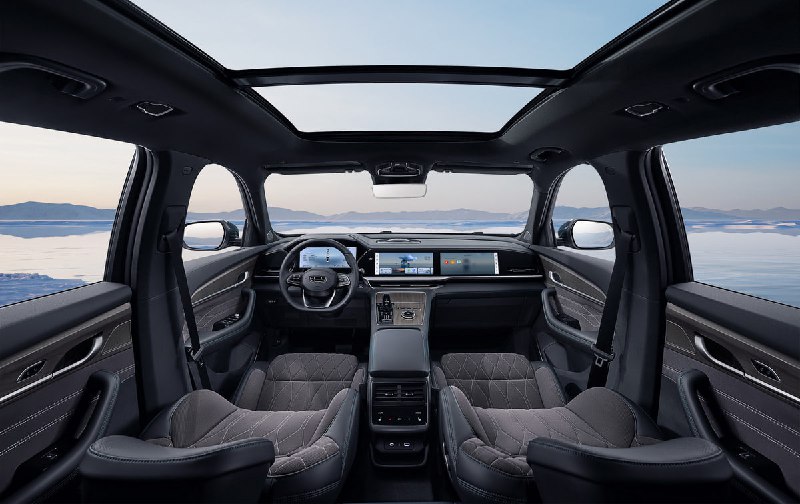Geely обновила базовый Monjaro в РоссииБазовая комплектация Luxury получила расширенное оснащение и новые системы безопасности.