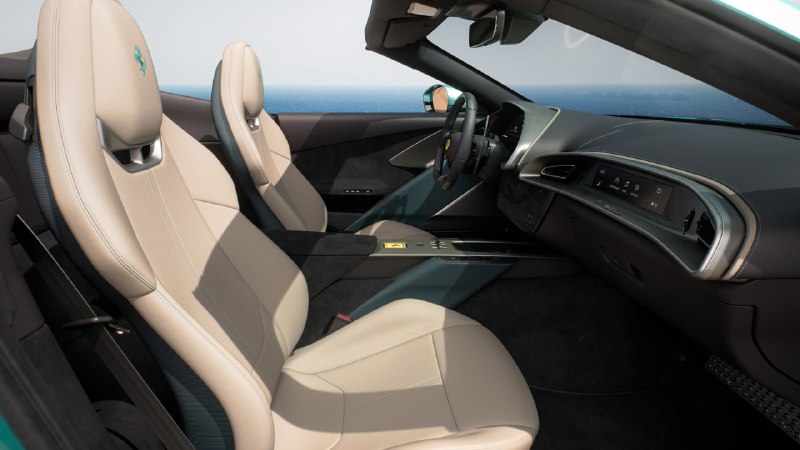 Ferrari представляет открытую версию модели Amalfi Spider с высокими характеристиками Ferrari представляет открытую версию модели Amalfi Spider с высокими характеристиками
