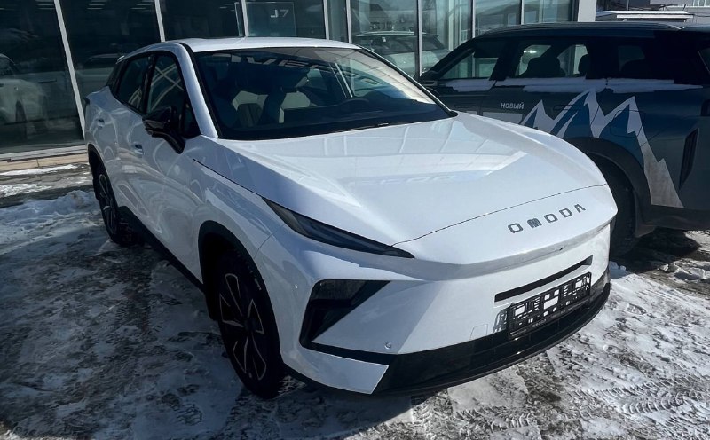 В России поступили в продажу обновленные кроссоверы Omoda C5