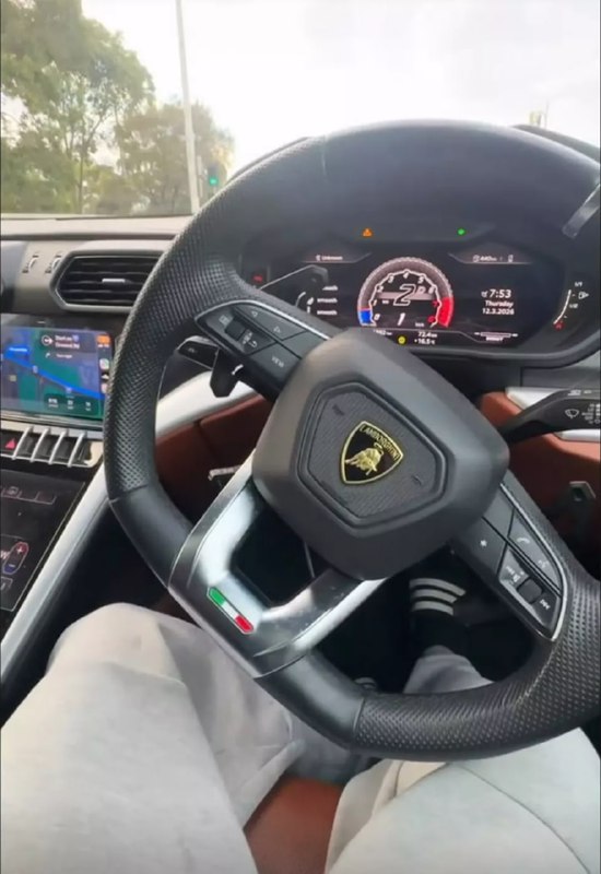 Подросток угнал Lamborghini и катался по Мельбурну почти 16 часов, ведя прямые трансляции Подросток угнал Lamborghini и катался по Мельбурну почти 16 часов, ведя прямые трансляции