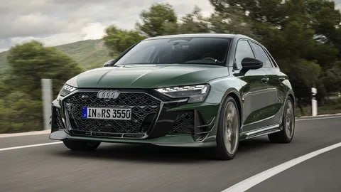 Audi выпускает лимитированную серию RS 3 в честь полувека двигателя Audi выпускает лимитированную серию RS 3 в честь полувека двигателя