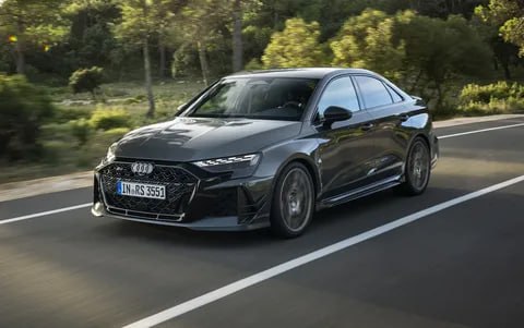 Audi выпускает лимитированную серию RS 3 в честь полувека двигателя Audi выпускает лимитированную серию RS 3 в честь полувека двигателя
