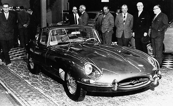 65-летие Jaguar E-Type: икона автомобильного дизайна и скорости 65-летие Jaguar E-Type: икона автомобильного дизайна и скорости