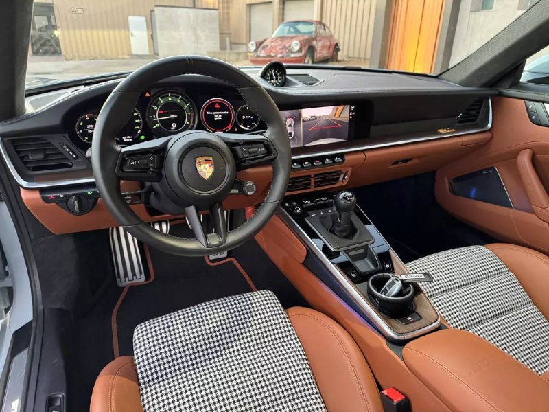 Редкая модель Porsche 911 Sport Classic стала ценным инвестиционным активом