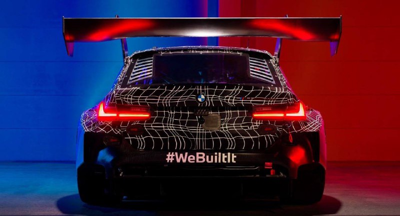 BMW воплощает гоночный универсал M3 Touring на трассе Нюрбургринг BMW воплощает гоночный универсал M3 Touring на трассе Нюрбургринг