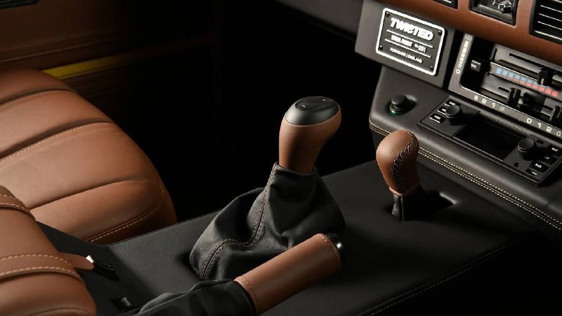 Классический Range Rover преобразован в мощный рестомод с 500-сильным двигателем Классический Range Rover преобразован в мощный рестомод с 500-сильным двигателем