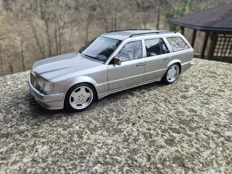 История преобразования семейного универсала Mercedes-Benz AMG 70TE