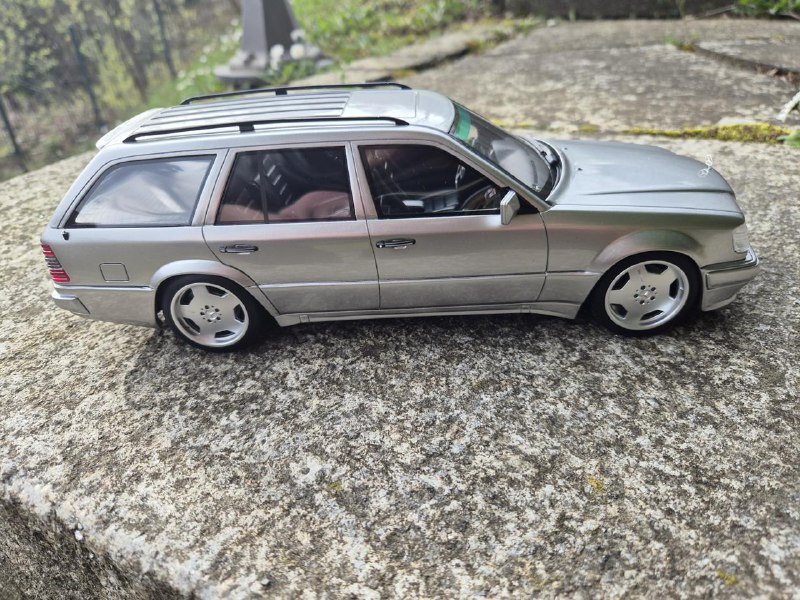 История преобразования семейного универсала Mercedes-Benz AMG 70TE