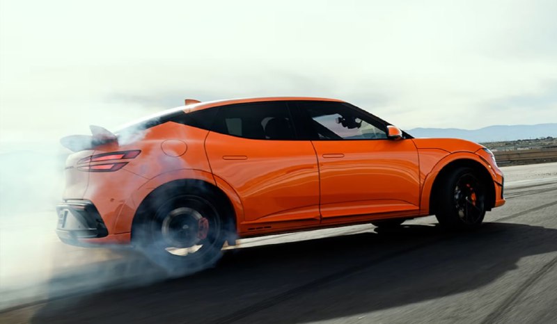 Genesis GV60 Magma: мощный электрокроссовер с впечатляющими характеристиками Genesis GV60 Magma: мощный электрокроссовер с впечатляющими характеристиками