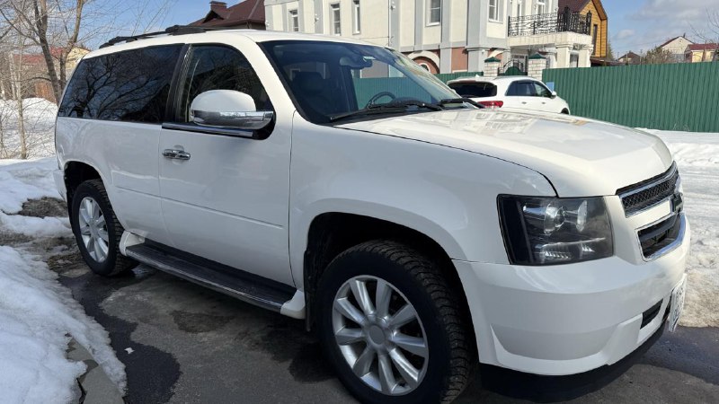 Уникальный гибридный автомобиль сочетает черты моделей Tahoe и Escalade Уникальный гибридный автомобиль сочетает черты моделей Tahoe и Escalade
