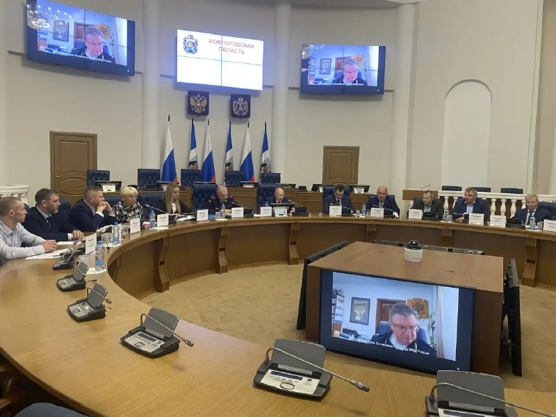 Обсуждение мер по повышению безопасности дорожного движения в Новгородской области Обсуждение мер по повышению безопасности дорожного движения в Новгородской области