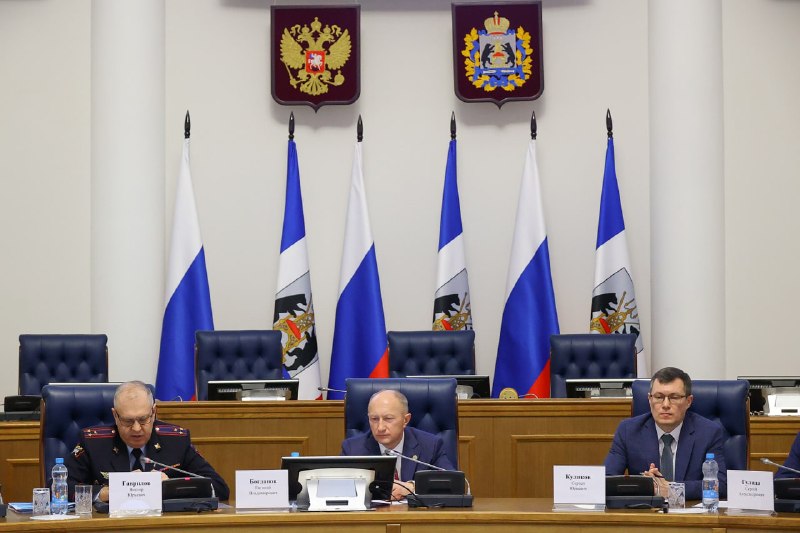 Обсуждение мер по повышению безопасности дорожного движения в Новгородской области Обсуждение мер по повышению безопасности дорожного движения в Новгородской области
