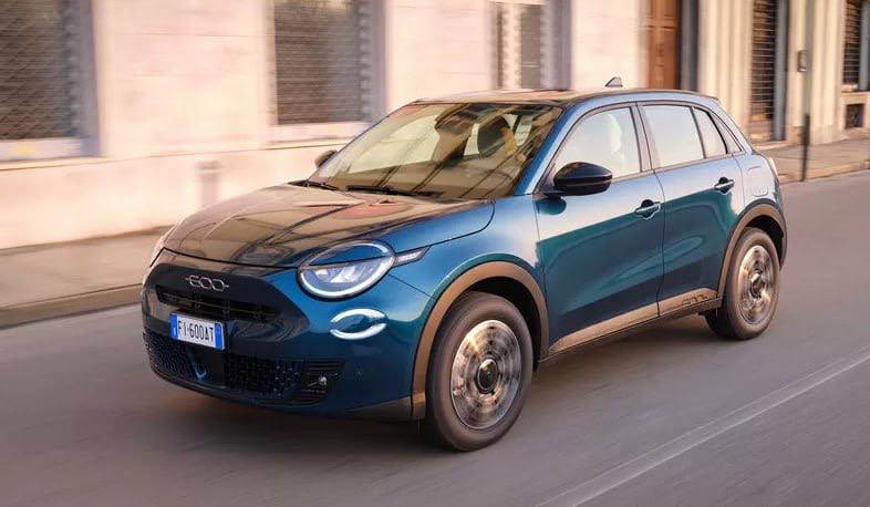 Встречайте доступный бензиновый вариант компактного кроссовера Fiat 600 с механикой