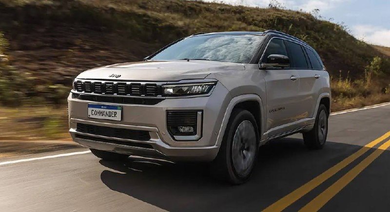 🚘 Jeep представил обновлённый CommanderМарка Jeep показала рестайлинговую версию семиместного кроссовера Commander.