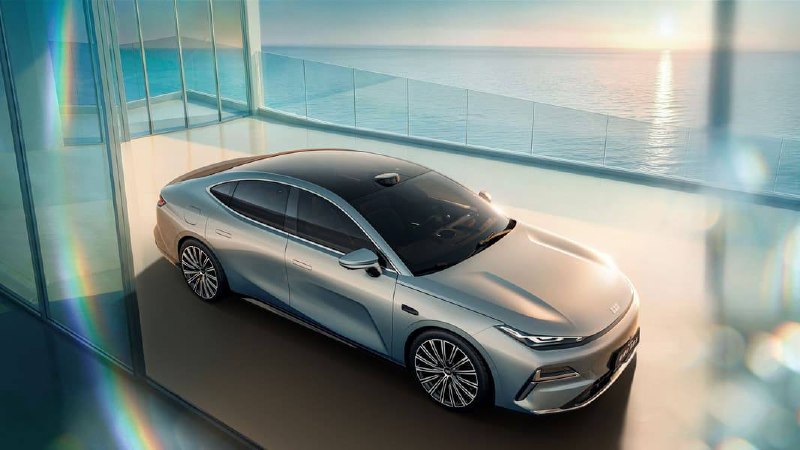 Новинка от Geely: Galaxy Star 8 Voyager с дальностью до 1700 км и ценой от 1,75 миллиона рублей Новинка от Geely: Galaxy Star 8 Voyager с дальностью до 1700 км и ценой от 1,75 миллиона рублей