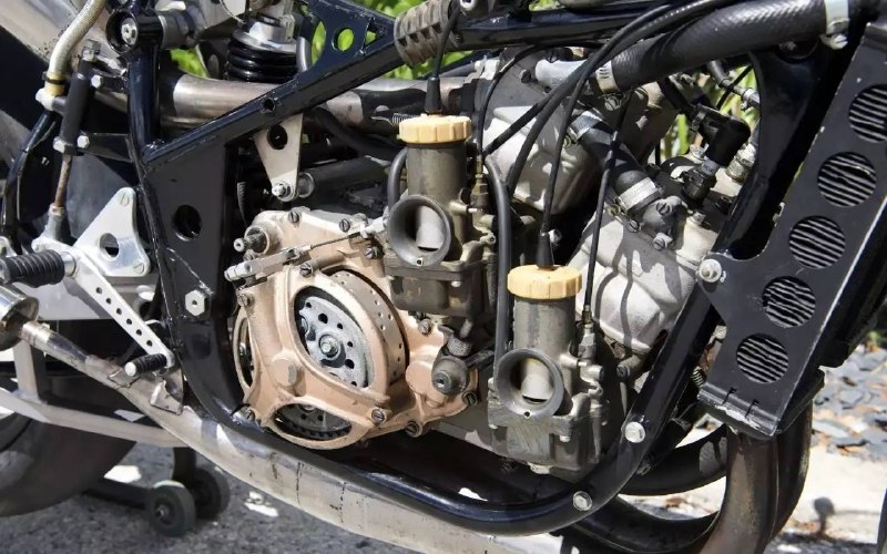 Редкая гоночная мотоциклетная модель Suzuki RGB500 1983 года выставлена на аукцион Редкая гоночная мотоциклетная модель Suzuki RGB500 1983 года выставлена на аукцион
