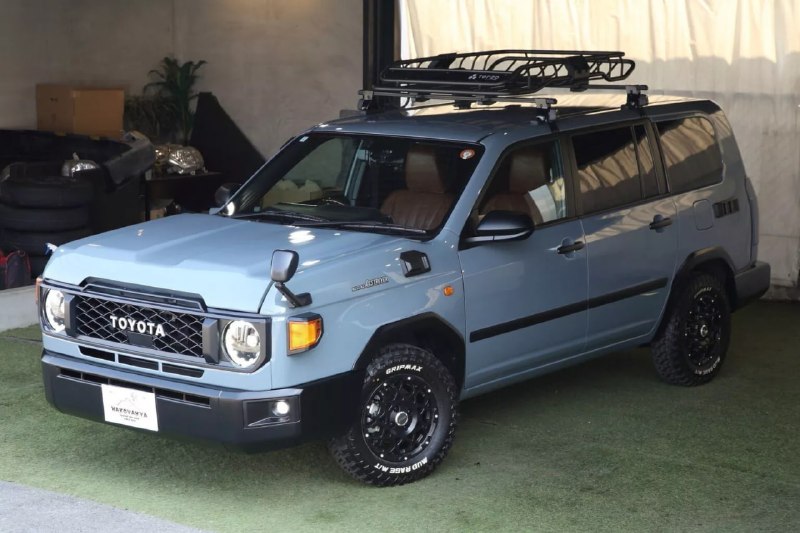 Японские мастера превратили бюджетный универсал в внедорожную копию Land Cruiser 70 Японские мастера превратили бюджетный универсал в внедорожную копию Land Cruiser 70