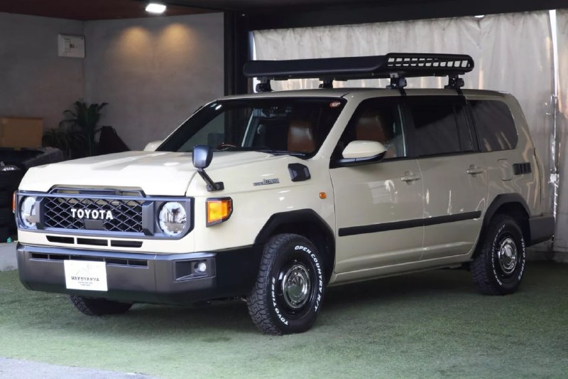 Японские мастера превратили бюджетный универсал в внедорожную копию Land Cruiser 70 Японские мастера превратили бюджетный универсал в внедорожную копию Land Cruiser 70