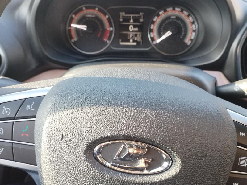 Первые проблемы нового автомобиля Lada Iskra: кривой руль и значительные расходы на обслуживание