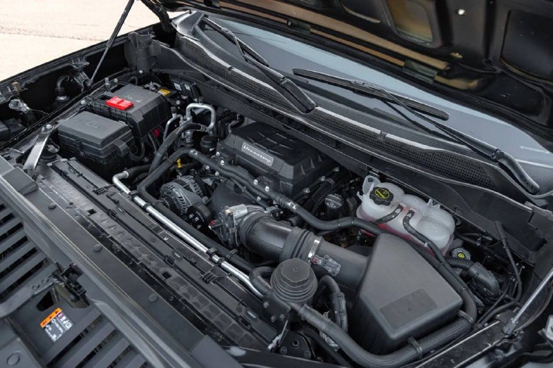 Hennessey выпустил мощную версию пикапа Chevrolet Silverado Goliath 700 Hennessey выпустил мощную версию пикапа Chevrolet Silverado Goliath 700