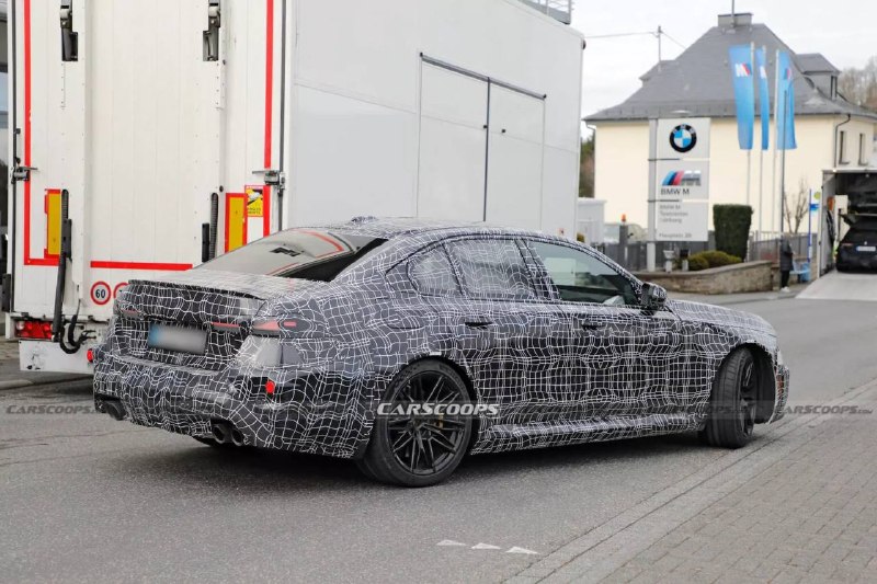 Обновленная BMW M5 проходит испытания с новым дизайном и внутренними изменениями