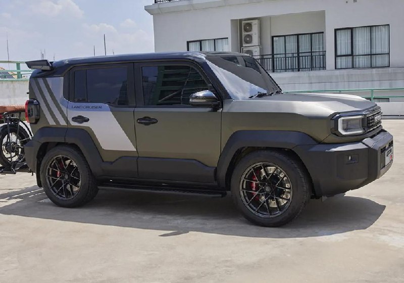 ❗️Новая Toyota Land Cruiser FJ получила россыпь заводских опций, которые превращают рамник в настоящий вездеход и не только 😎Компания представила четыре концепта Land Cruiser FJ на все случаи жизни.
