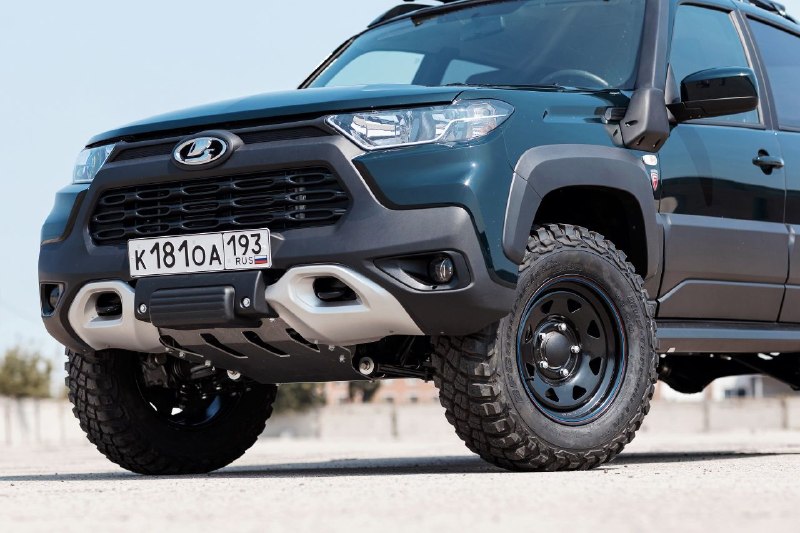 Тольяттинская компания F-Design представила "боевой" комплект FDX для LADA Niva Travel.Внедорожник получил грязевую резину, шноркель, световую панель и грузовую площадку на крыше, скрытую лебедку, силовые пороги, фаркоп.Также имеется лифт подвески, более тяговые главные пары и блокировки дифференциалов, защита силового агрегата, органайзеры запасного колеса и пятой двери.#RCINews #LADA #Niva #NivaTravel #Лада #Нива #НиваТревел