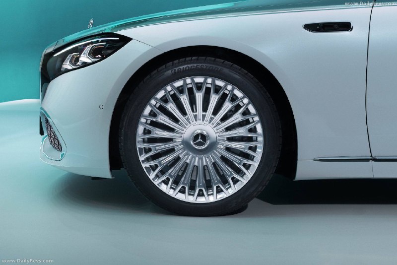 Новый Mercedes-Maybach S-Class: инновационный флагман с технологическими обновлениями Новый Mercedes-Maybach S-Class: инновационный флагман с технологическими обновлениями