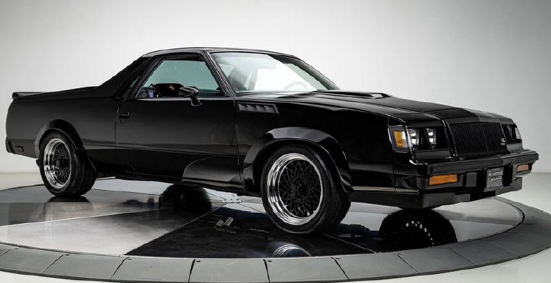 Уникальный пикап Buick на 470 сил выставили на торги В США на аукционе Cars and Bids выставили уникальный пикап Buick GNX, существующий в единственном экземпляре.Проект построен на базе Chevrolet El Camino 1984 года и стилизован под культовое купе GNX.