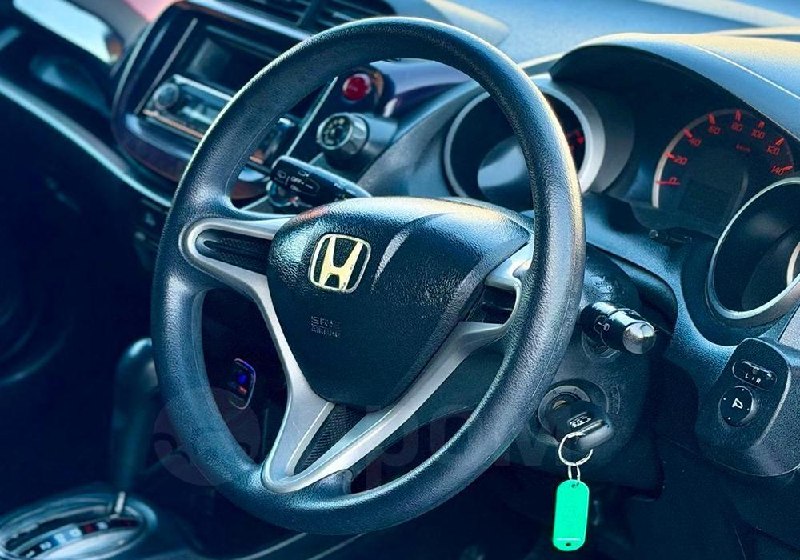 Обзор хэтчбека Honda Fit 2010 года: достоинства и недостатки Обзор хэтчбека Honda Fit 2010 года: достоинства и недостатки