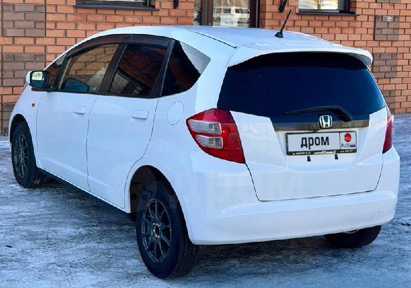 Обзор хэтчбека Honda Fit 2010 года: достоинства и недостатки Обзор хэтчбека Honda Fit 2010 года: достоинства и недостатки