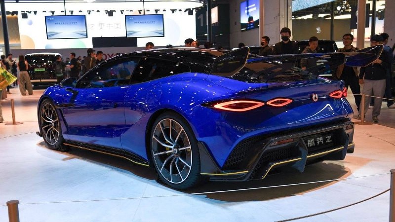 Китайский электрокар Denza Z сравнили с Porsche 911: революция в мире авто