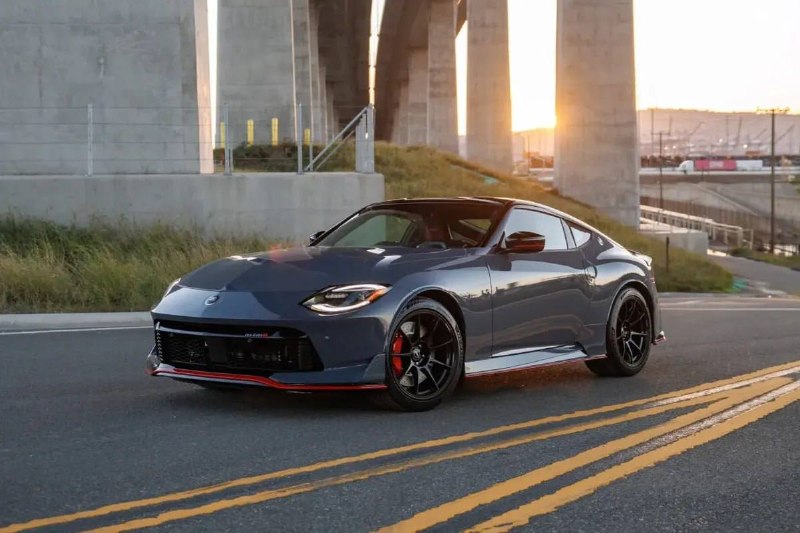 Nissan Z Nismo представлен с механической коробкой и обновлённой тормозной системой Nissan Z Nismo представлен с механической коробкой и обновлённой тормозной системой