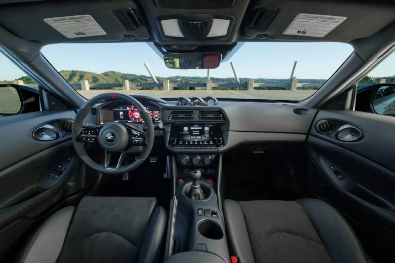 Nissan Z Nismo представлен с механической коробкой и обновлённой тормозной системой Nissan Z Nismo представлен с механической коробкой и обновлённой тормозной системой